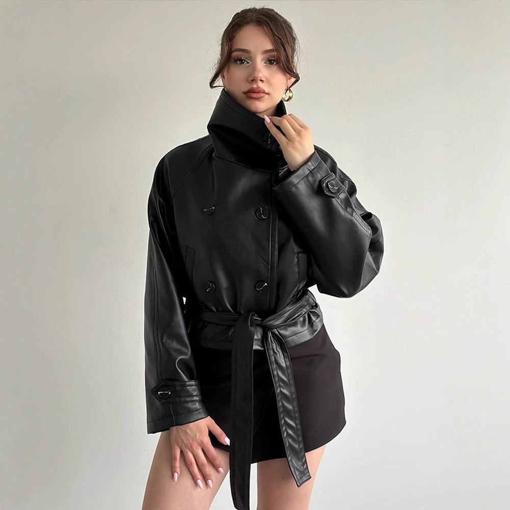 Damen Taillierte Kurzblouson‑Jacke aus Lederimitat mit hohem Stehkragen und Bindegürtel Shop Nory