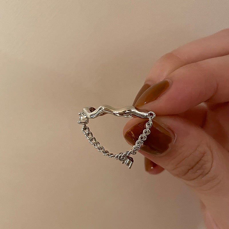 Damen Ohrstecker mit kreativem Tanzmotiv und funkelnden Zirkonia Shop Nory