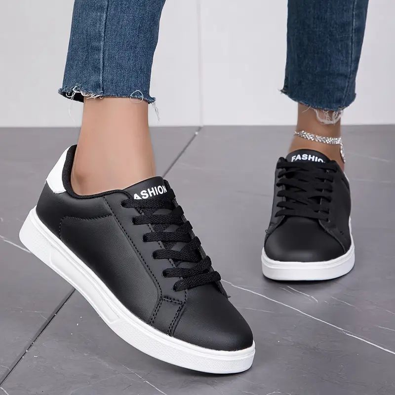 Damen nan minimalistische Sneaker im veganen Lederlook mit gepolsterter Komfortsohle