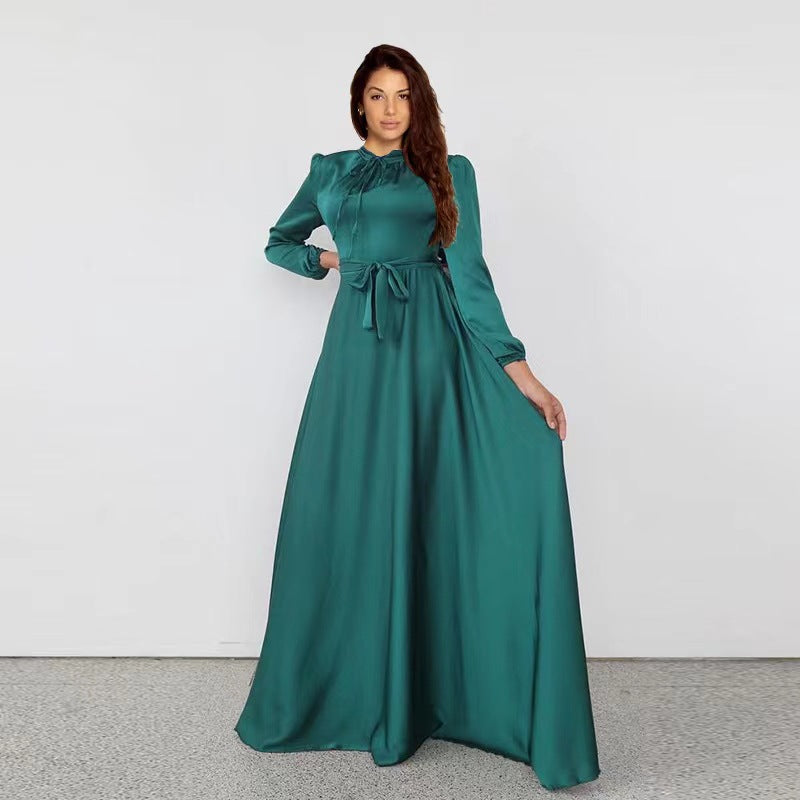 Damen Maxikleid aus fließendem Satin mit Stehkragen und Bindegürtel Shop Nory