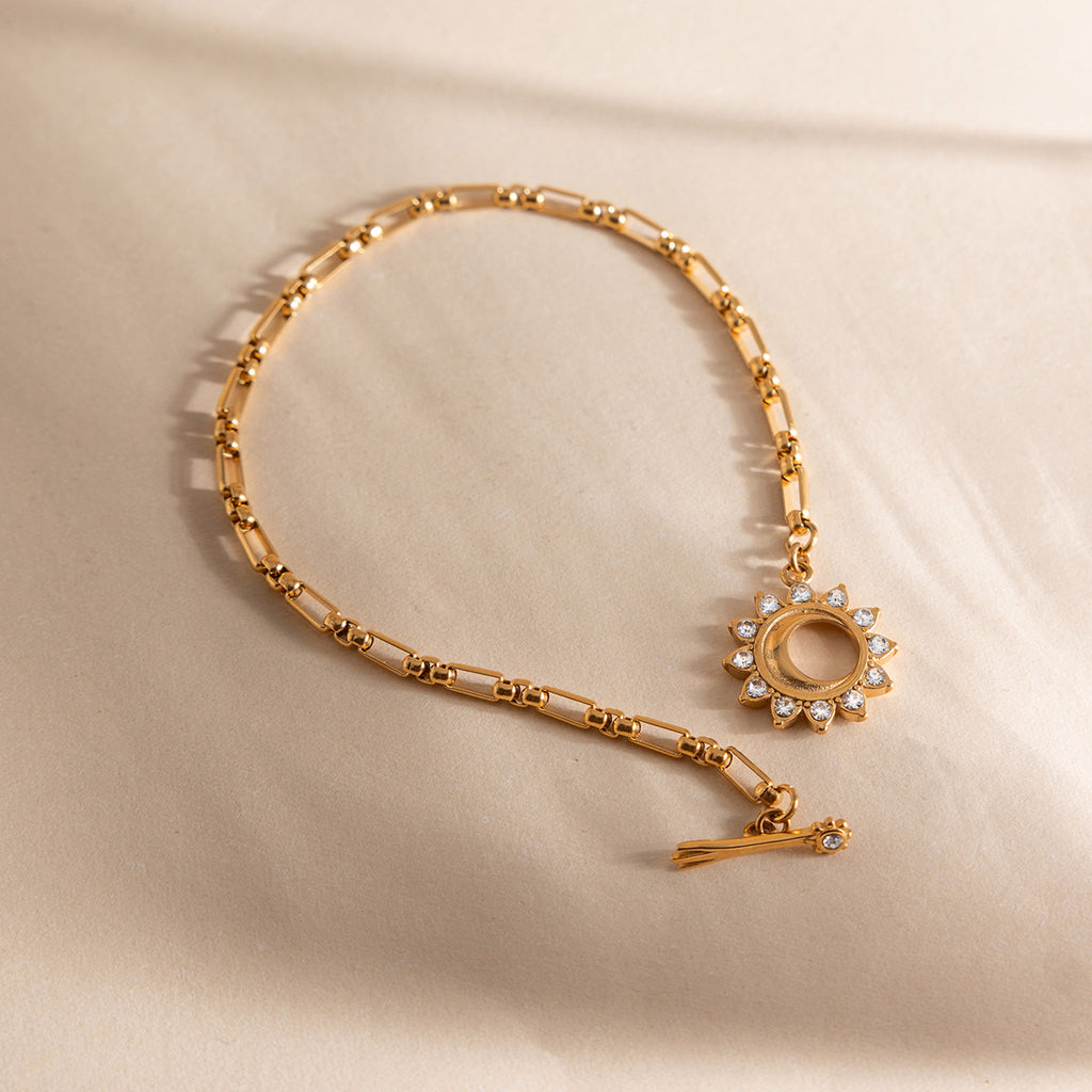 Damen Halskette mit hochwertigem Edelstahl, hypoallergener Verarbeitung und elegantem Sonnenanhänger Shop Nory