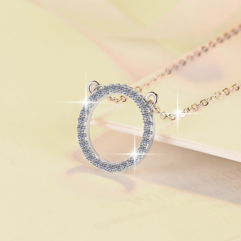 Damen Halskette mit funkelndem Kreisanhänger und versilberter Kette Shop Nory
