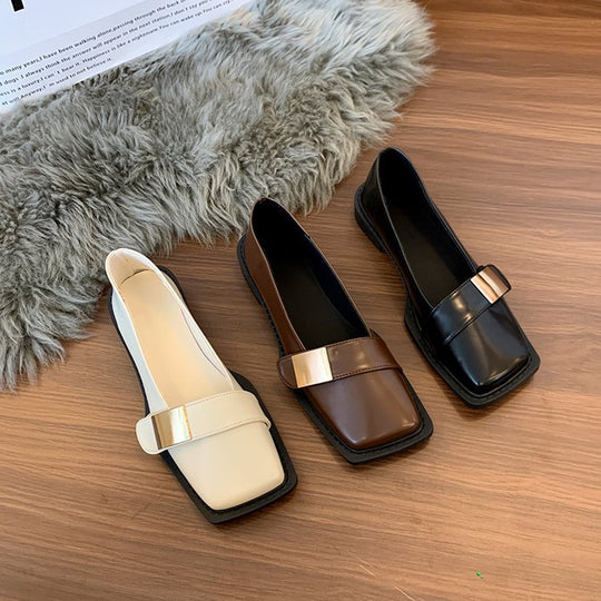 Damen Elegante Loafer mit quadratischer Zehenkappe und goldener Zierplatte Shop Nory