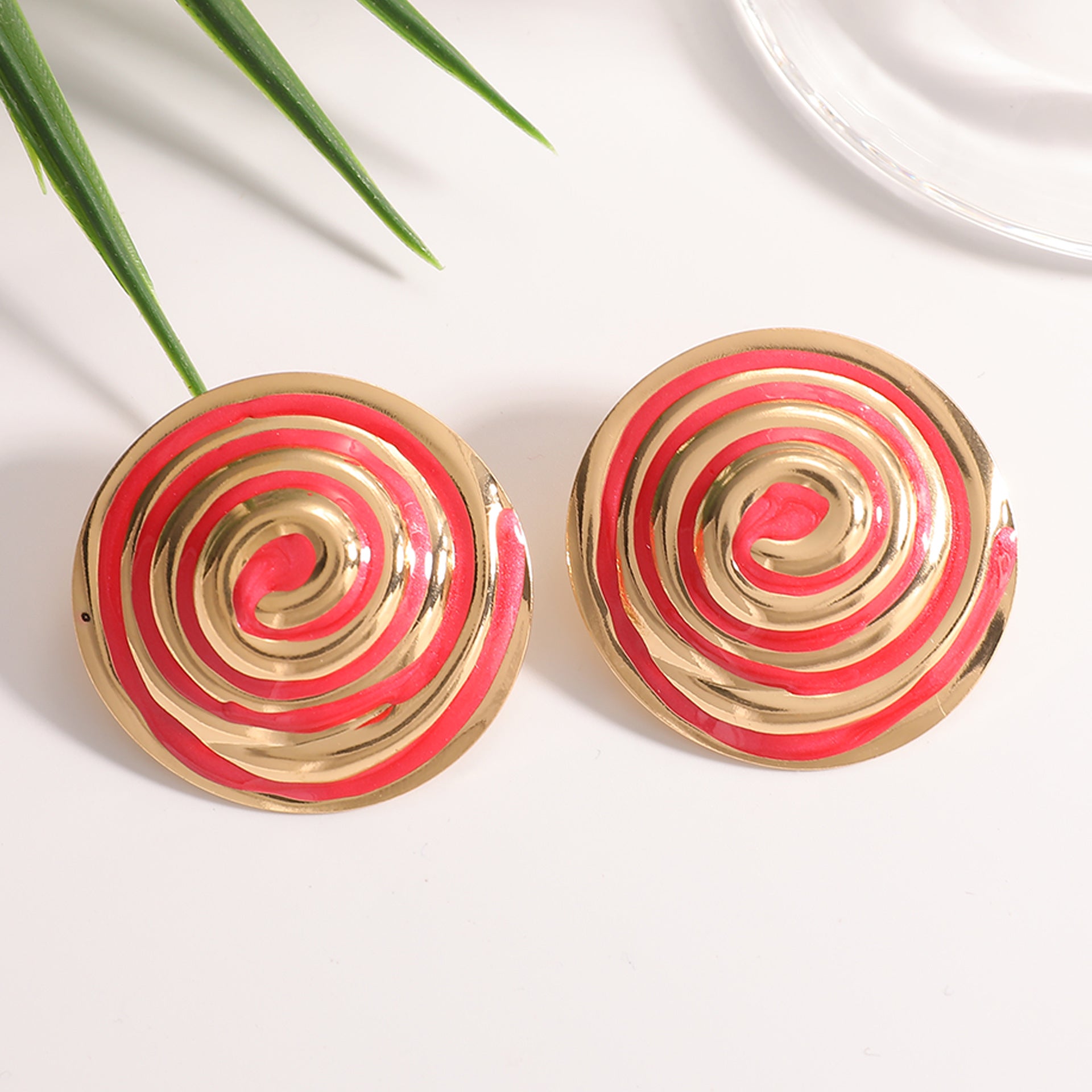 Damen Ohrstecker im eleganten Spiralen-Design Shop Nory