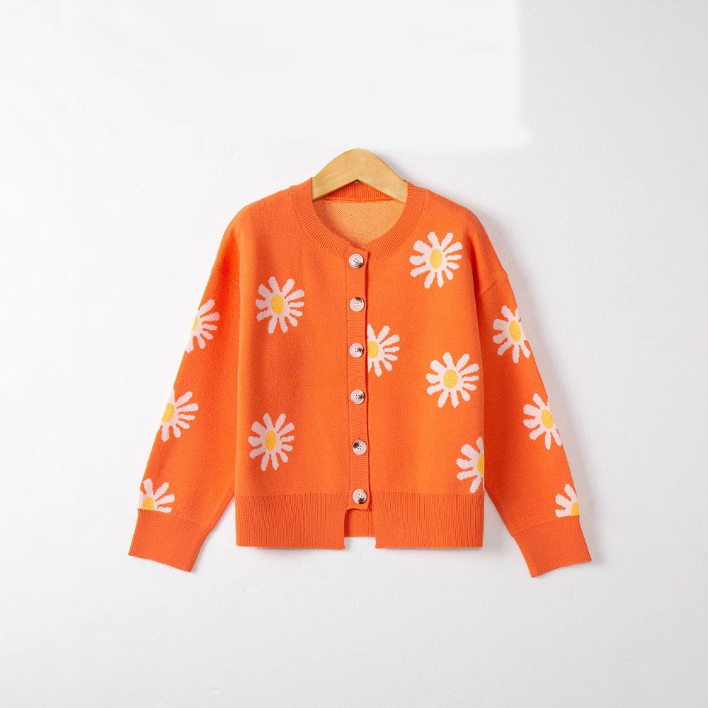 Damen Oversize-Strickcardigan mit Blumenapplikation, Perlmuttknöpfen und Wellensaum Shop Nory