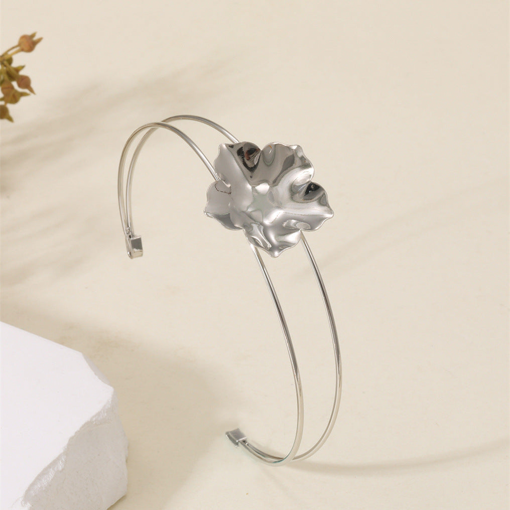 Damen Armreif mit kunstvollem Blattmotiv Shop Nory