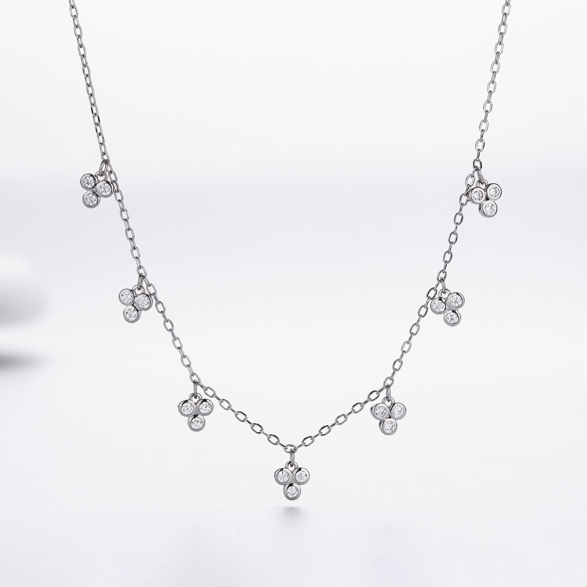Damen Halskette mit funkelnden Zirkonen Shop Nory