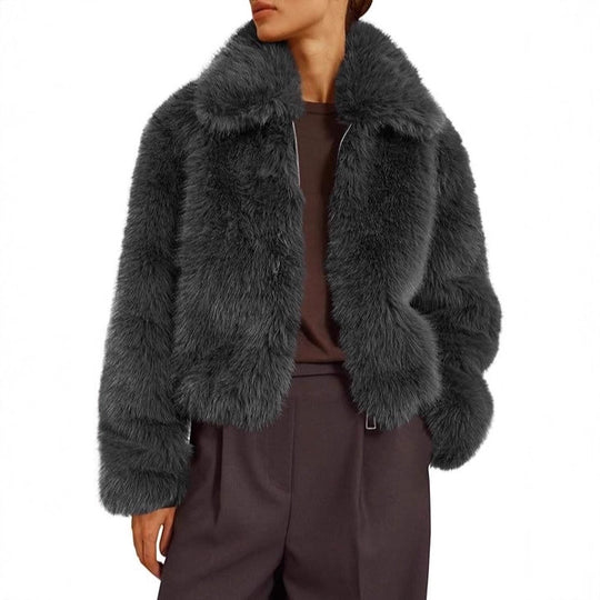 Damen Kurze Boxy‑Faux‑Fur‑Fliegerjacke mit dichtem Hochflor und breitem Umlegekragen Shop Nory