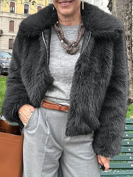 Damen Kurzblouson aus veganem Hochflor‑Kunstpelz im geradlinigen Boxy‑Schnitt mit verdecktem Reißverschluss Shop Nory