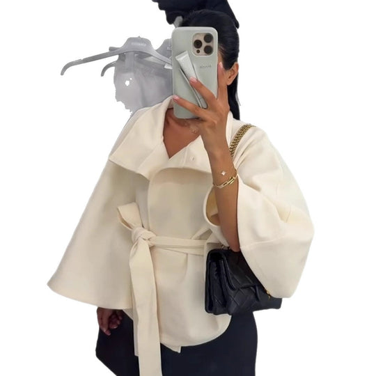 Damen Elegantes Woll-Cape mit Taillengürtel, Stehkragen und verdeckter Knopfleiste Shop Nory