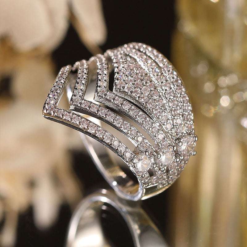 Damen Funkelnder Ring mit kunstvollem, mehrschichtigem Design Shop Nory
