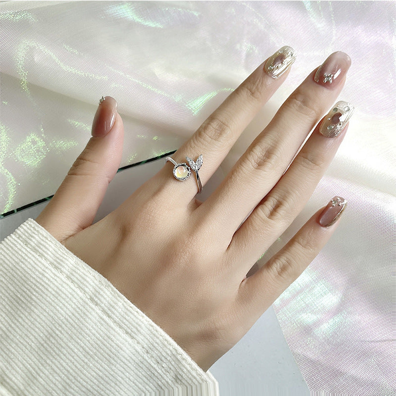Damen Ring mit kunstvollem Blattdesign und funkelndem Zirkonia Shop Nory