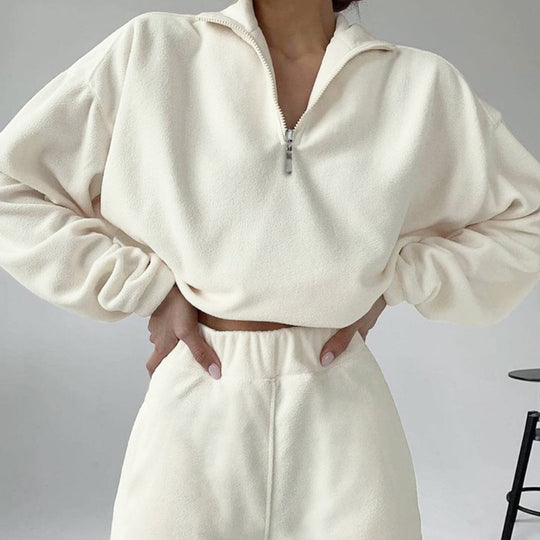 Damen kurz geschnittenes Samt-Lounge-Set mit tailliertem Zip-Hoodie und fließender Highwaist-Palazzohose Shop Nory