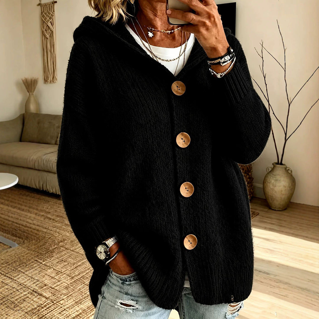Damen Grobgestrickter Kapuzencardigan mit überlanger Silhouette, Holzknopfleiste und gerippten Bündchen Shop Nory