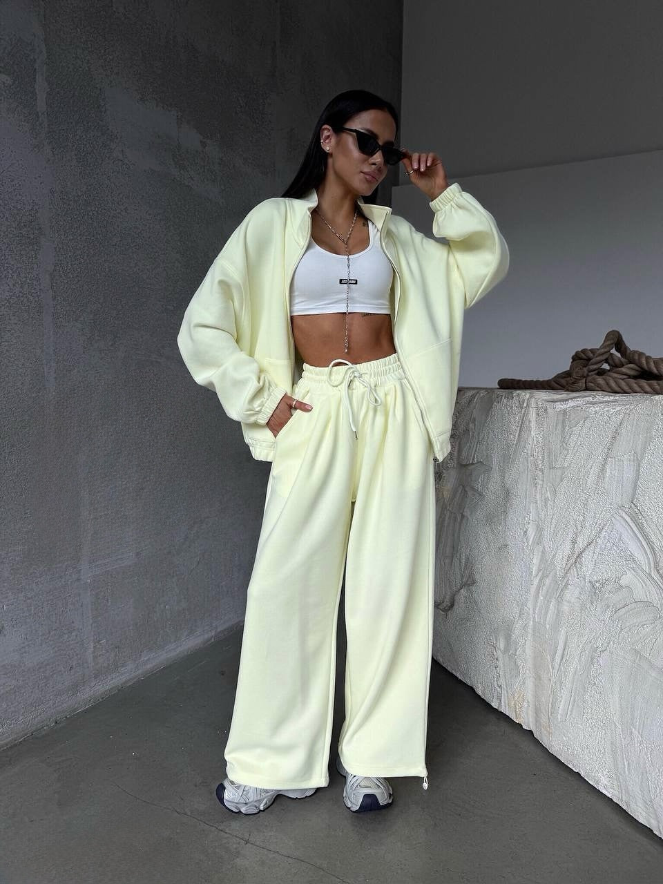 Damen oversized Sweatset mit Reißverschlussjacke und weiten Jogginghose Shop Nory