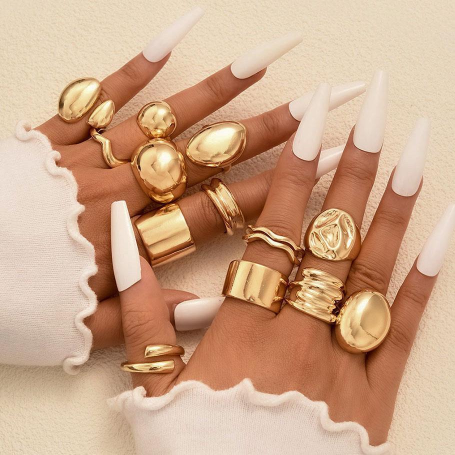 Damen Ring-Kollektion mit kunstvollen Designs und glänzenden Akzenten Shop Nory