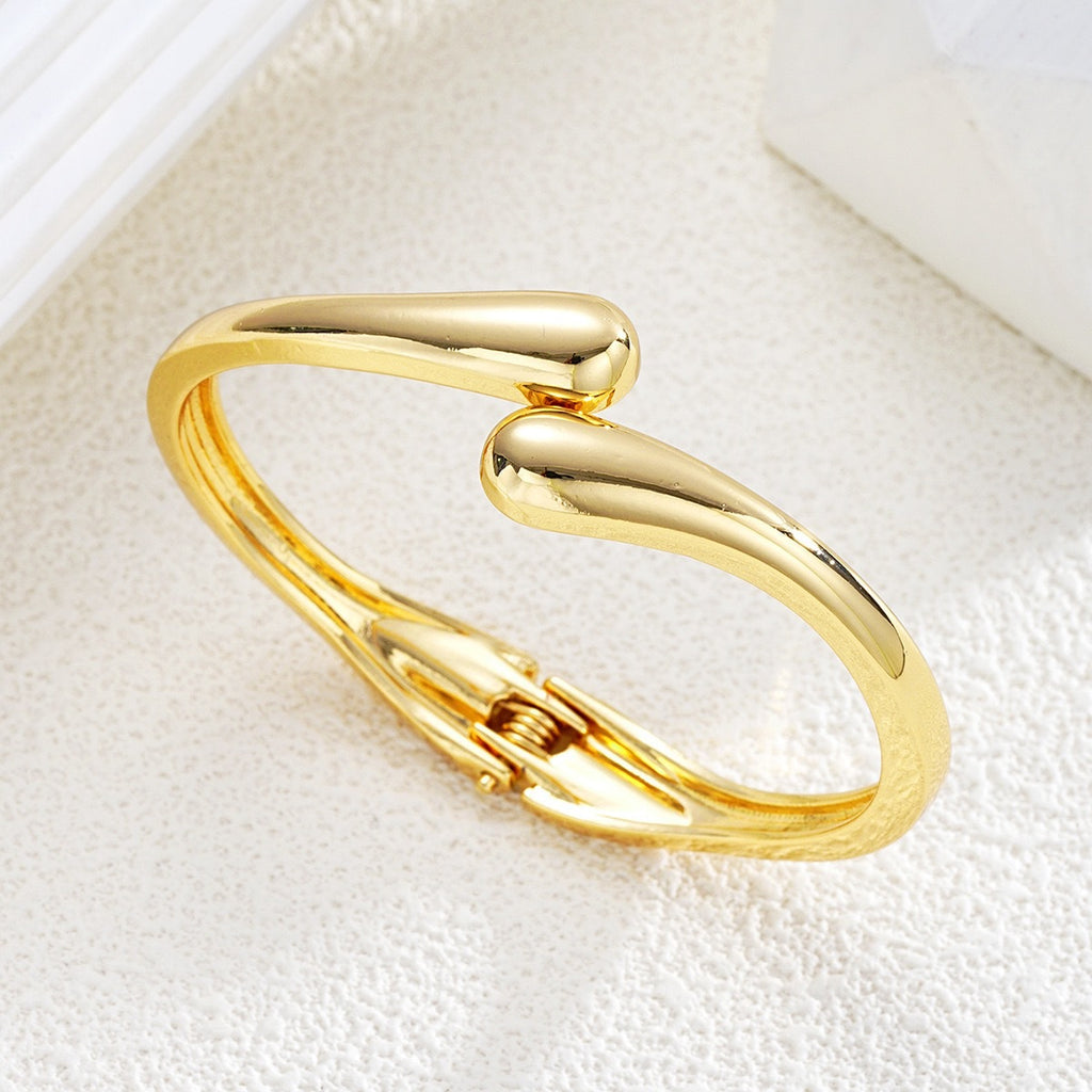Damen modernes und skulpturales Armband Shop Nory