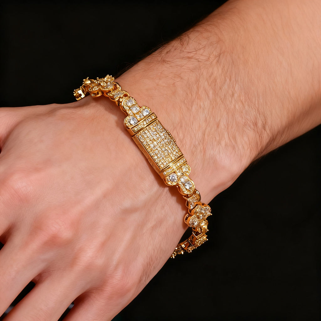 Filigranes Kleeblatt-Armband mit Pavébesetzten Zirkonia und Sicherheitsverschluss