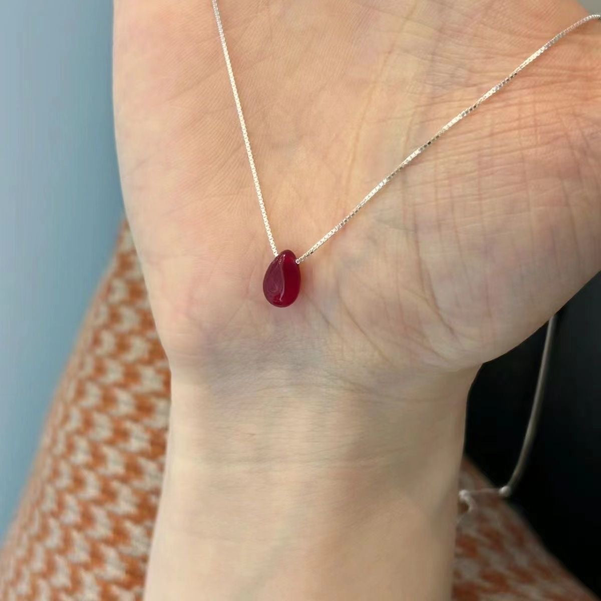 Damen filigrane Halskette mit Tropfenanhänger aus hochwertigem Edelstein Shop Nory