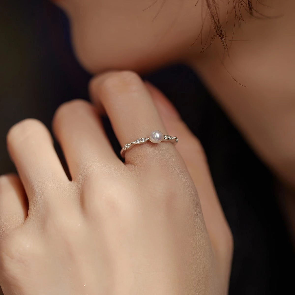 Damenring mit eleganter Perle und glitzernden Zirkonia Shop Nory