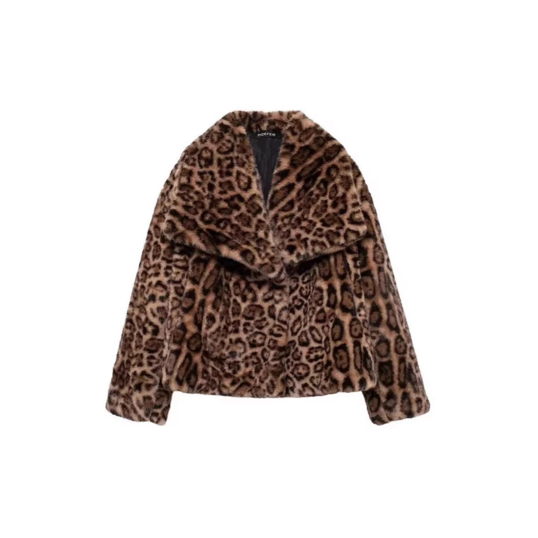Damen kurze Boxy-Faux-Fur-Jacke mit Leopardenmuster und großem Schalkragen Shop Nory