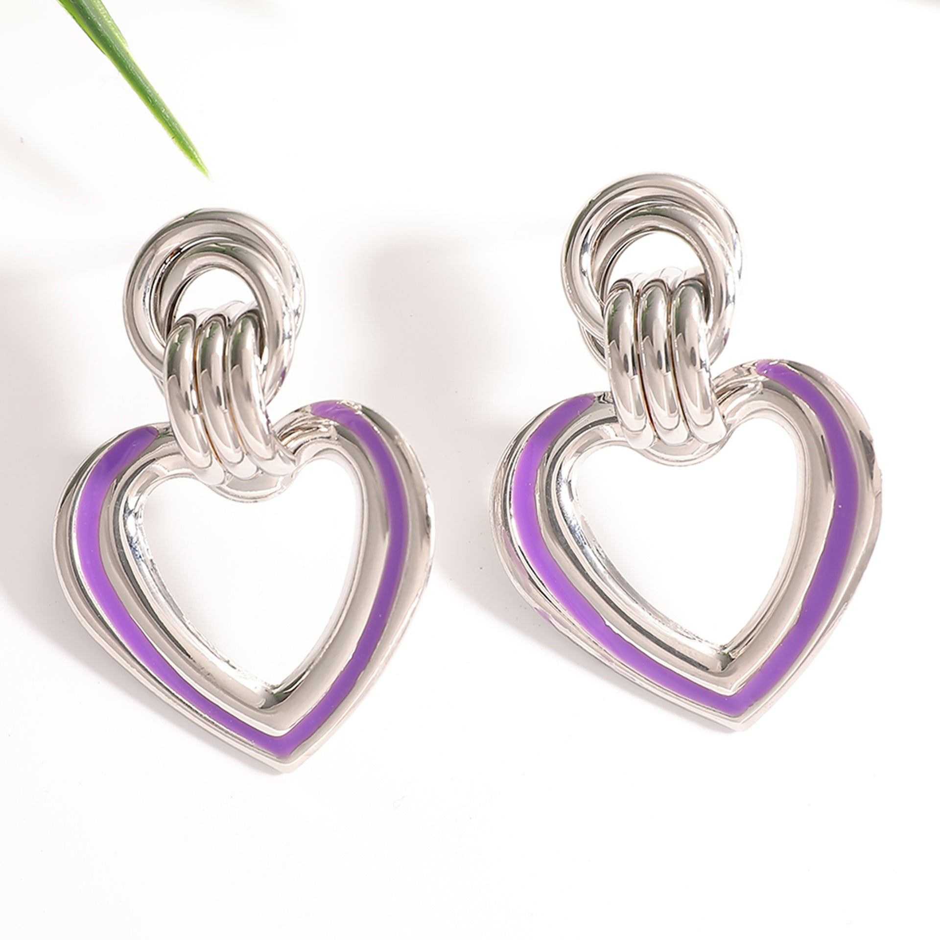 Damen Herzförmige Statement Ohrringe mit elegantem Design Shop Nory