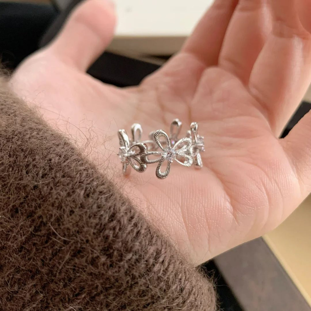 Damenring mit filigranem Blumenmotiv Shop Nory