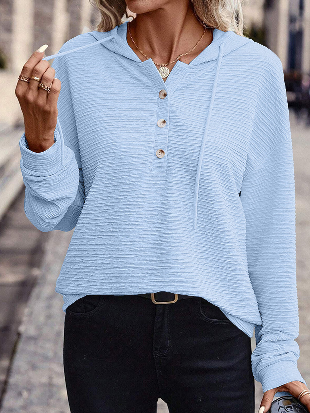 Damen Lässiges strukturiertes Kapuzen-Henley-Shirt mit Knopfleiste und Oversize-Schnitt Shop Nory