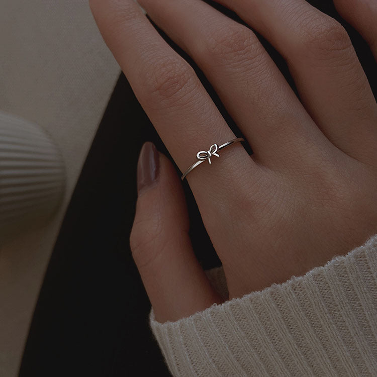 Damen zierlicher Ring mit filigranem Schleifenakzent Shop Nory