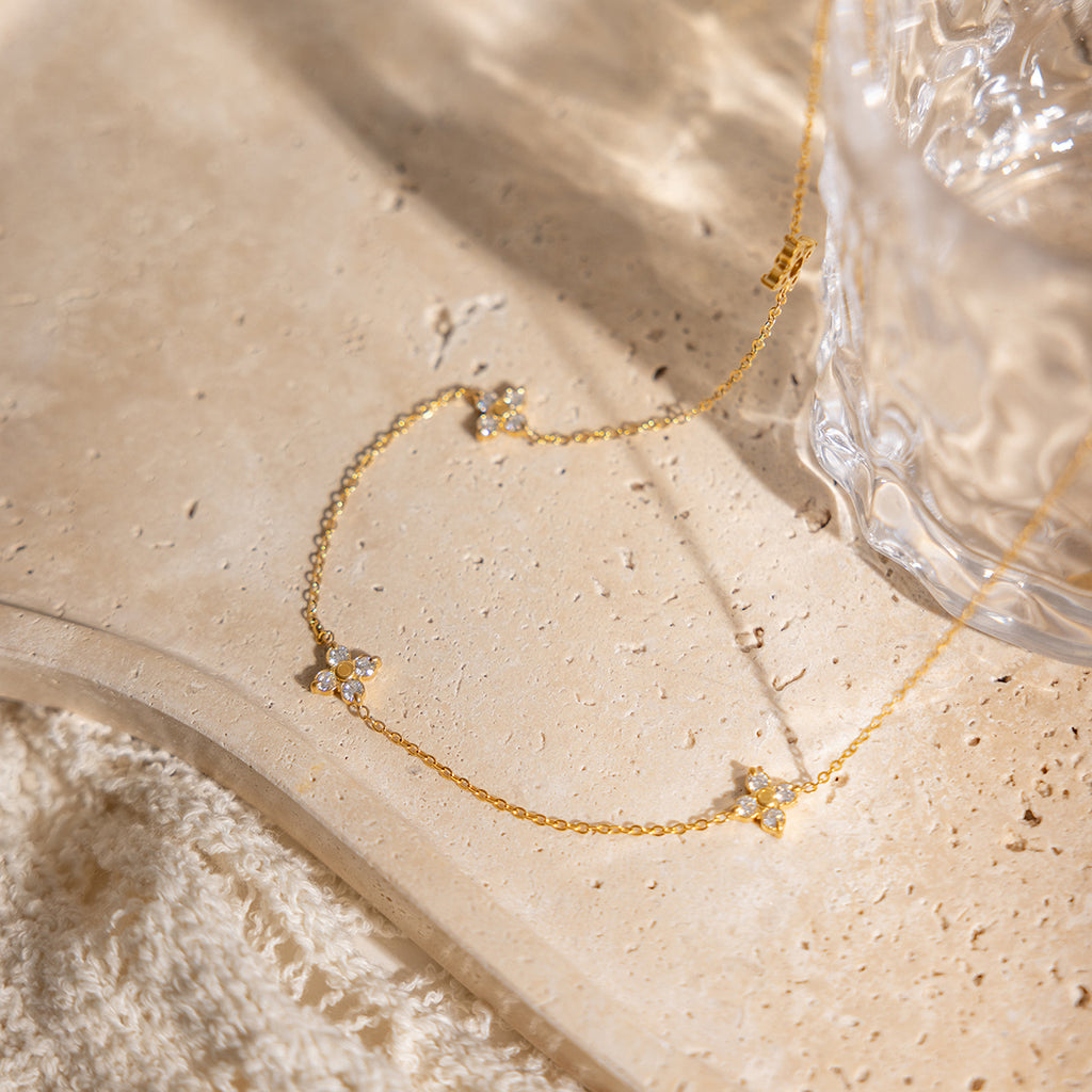 Damen Halskette mit funkelnden Zirkonia und hypoallergenem Edelstahl Shop Nory