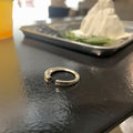Damen modischer Ring mit einzigartigem Design und raffinierter Schlitz-Optik Shop Nory