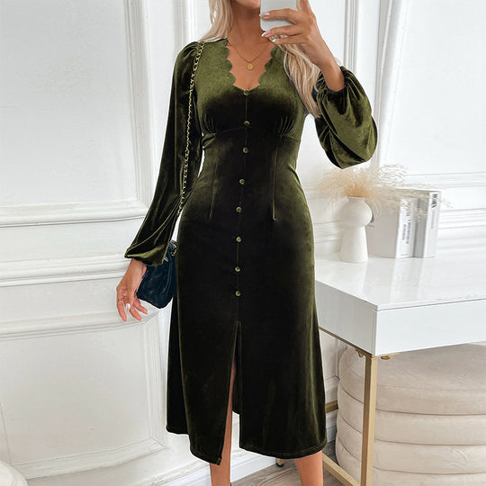 Damen Samt-Midikleid mit Wellenkante am V-Ausschnitt, dekorativer Knopfleiste und seitlichem Beinschlitz Shop Nory