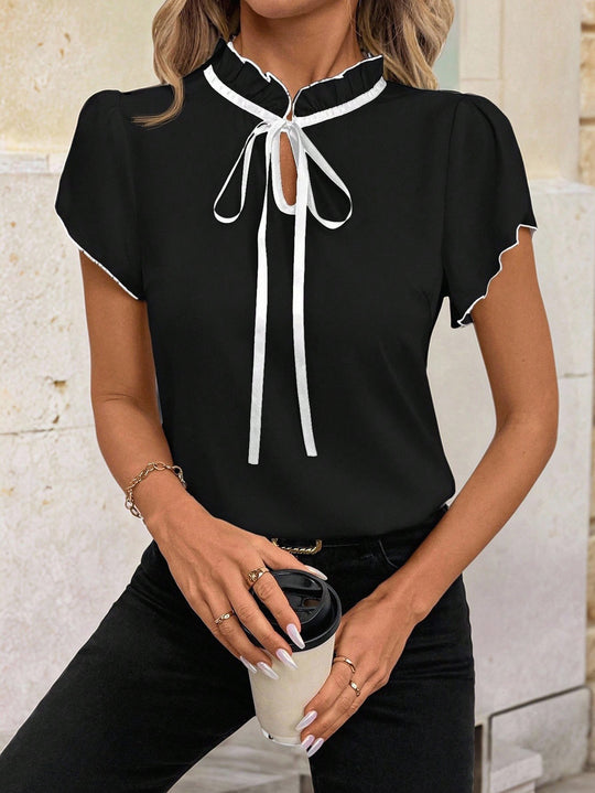 Damen Kurzarmbluse mit Rüschenkragen, Bindeband und floralem Print Shop Nory