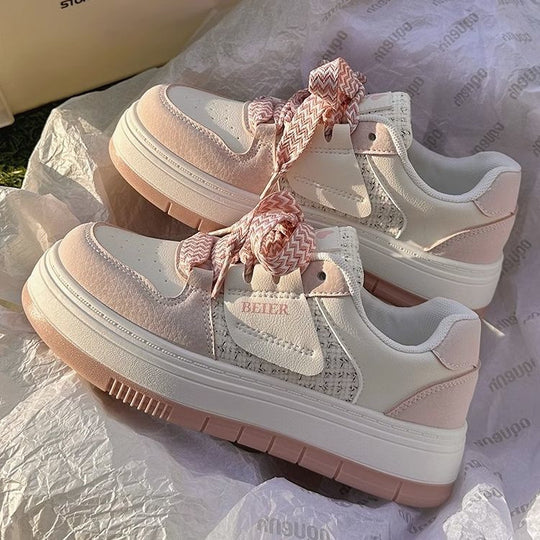 Damen Freizeit-Sneaker mit zweilagiger Wedgesohle, Tweedpaneel und geflochtenen Schnürsenkeln Shop Nory