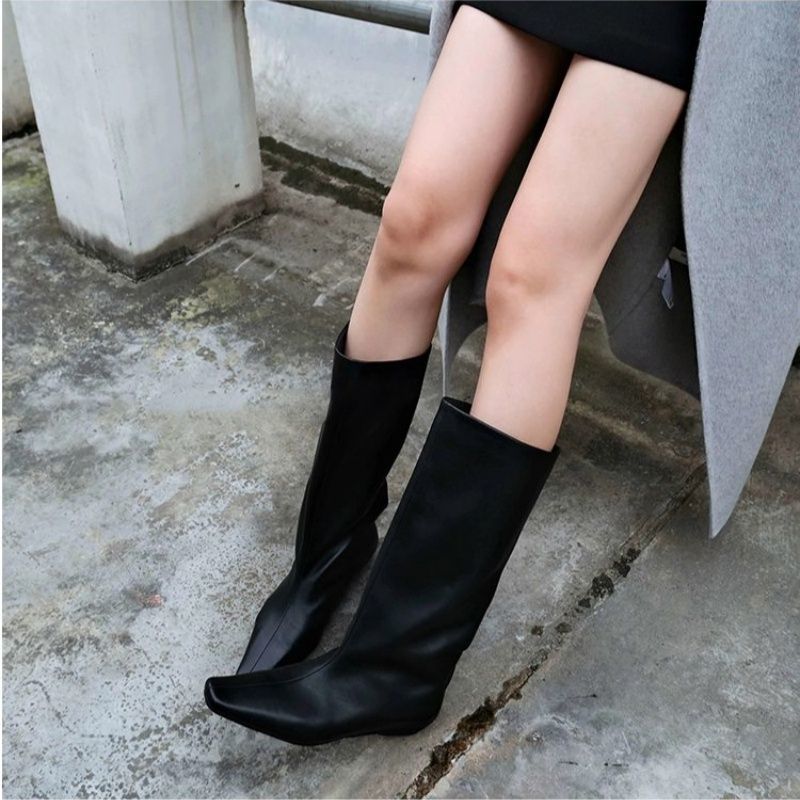 Damen Weiche kniehohe Slouch-Boots mit spitzer Zehenform und ergonomischer Flachsohle Shop Nory