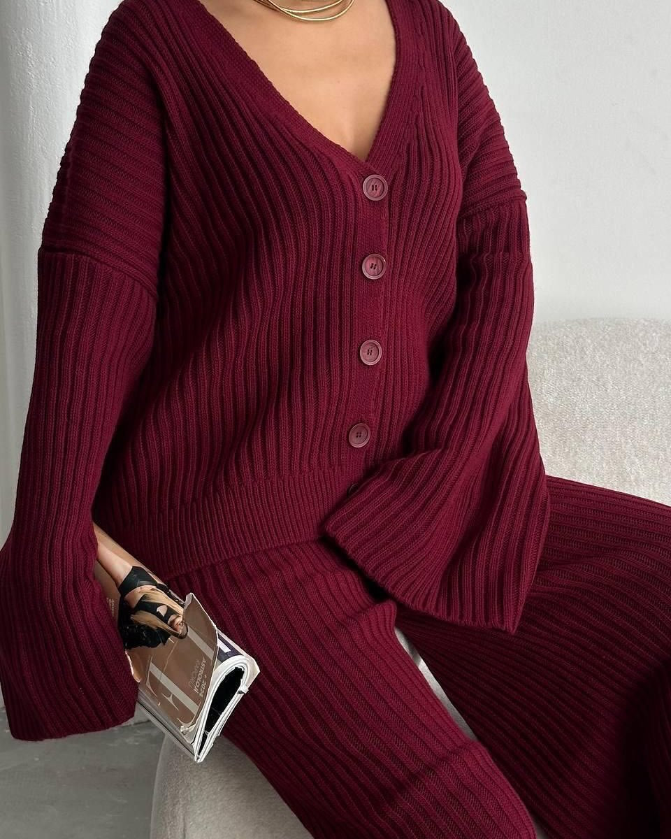 Damen Rippstrick-Cardigan mit überlangen Ärmeln und passender High-Waist-Loungehose Shop Nory