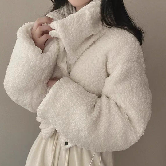 Damen nan kurze gesteppte Pufferjacke mit Teddykragen, krempelbaren Ärmeln und Tunnelzugsaum Shop Nory