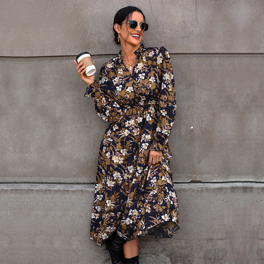 Damen Fließendes Blumen‑Midikleid mit V‑Ausschnitt, Smok‑Taillenband und Stufenrock Shop Nory
