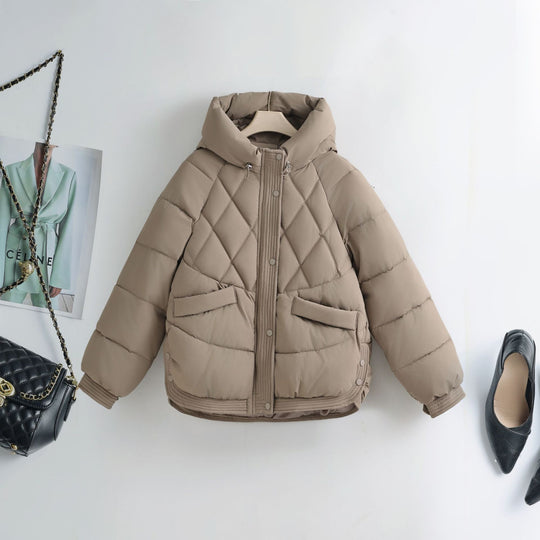 Damen nan kurze wattierte Kapuzenjacke mit Rautenstepp, schrägen Pattentaschen und geripptem Saum Shop Nory