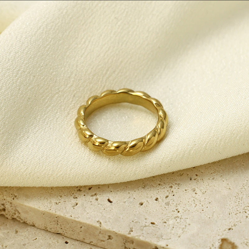 Damen filigraner geflochtener Ring mit glänzender Oberfläche Shop Nory