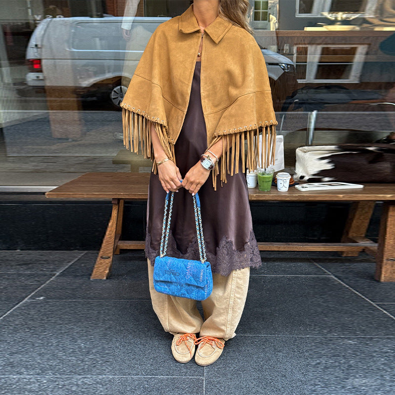Damen Wildleder‑Optik Fransen‑Cape mit Hemdkragen und Ösenverzierung Shop Nory