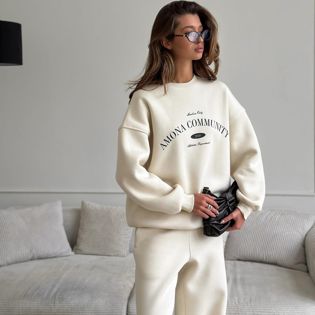 Damen weiches Oversize-College-Sweatshirt und hochgeschnittene weite Jogginghose Shop Nory
