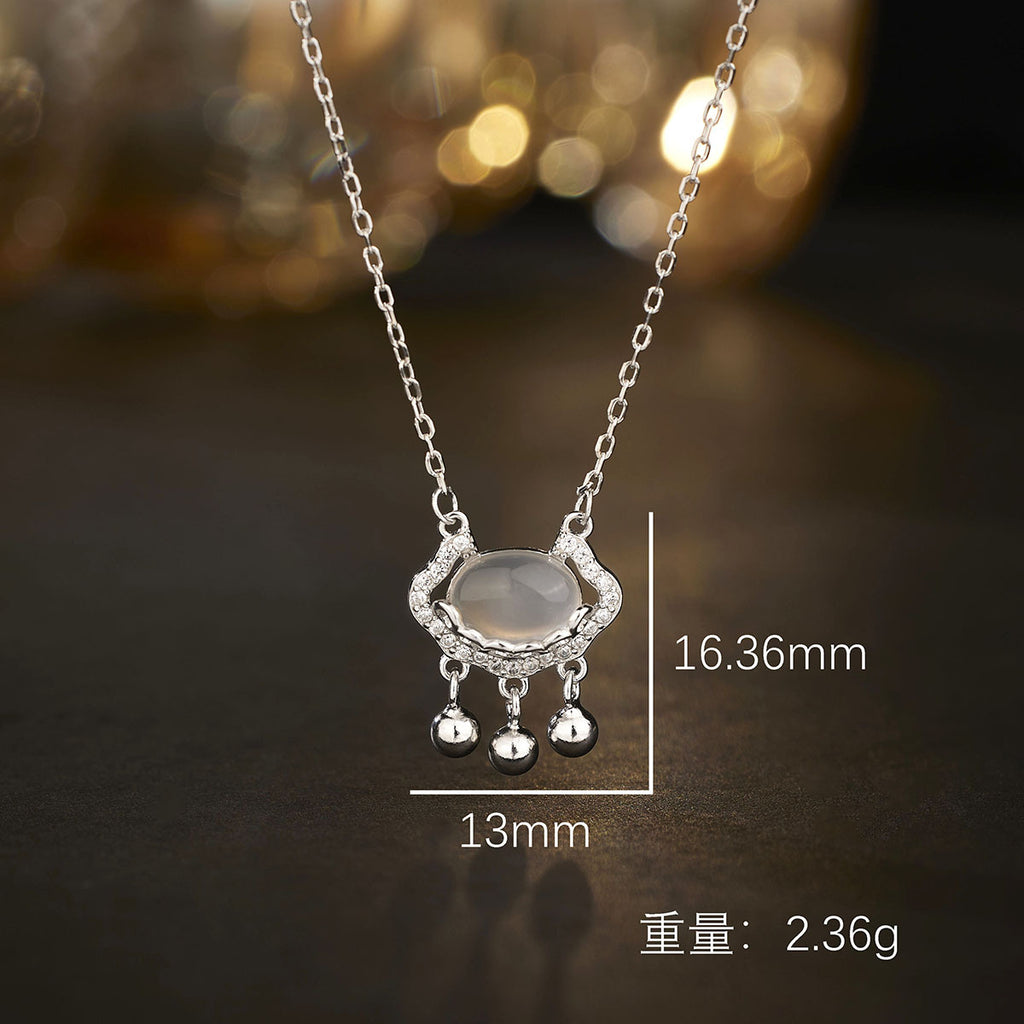 Damen elegante Halskette mit funkelndem Anhänger und zarten Kristallakzenten Shop Nory