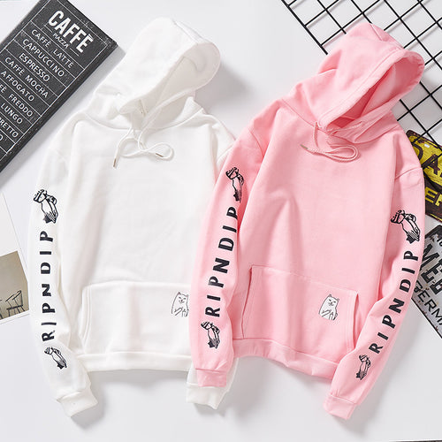 Damen Kapuzenpullover mit auffälligem Ärmelprint, Kängurutasche und relaxed Fit Shop Nory