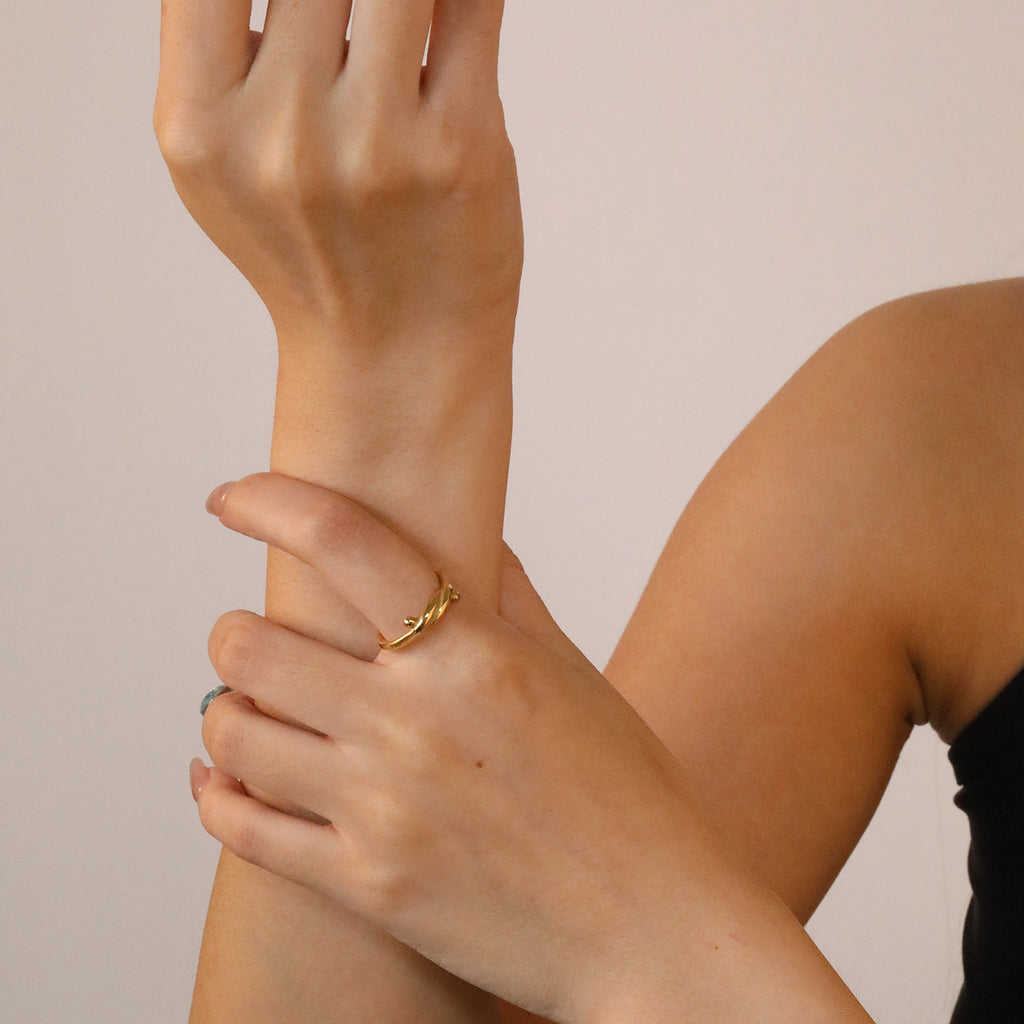 Damen Kunstvoll gestalteter Ring mit modernem Design Shop Nory