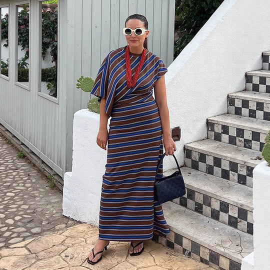 Damen Gestreiftes Maxikleid mit asymmetrischer Cape-Ärmelung & taillierter Silhouette Shop Nory