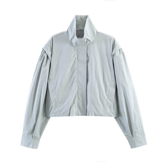 Damen Gekürzte Utility-Jacke mit hohem Stehkragen, weiten Raglanärmeln und verdeckter Frontblende Shop Nory