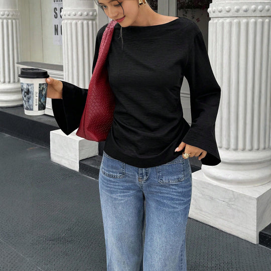 Damen Bootneck-Langarmshirt mit weitem Manschettenärmel und figurbetonter Seitennaht Shop Nory