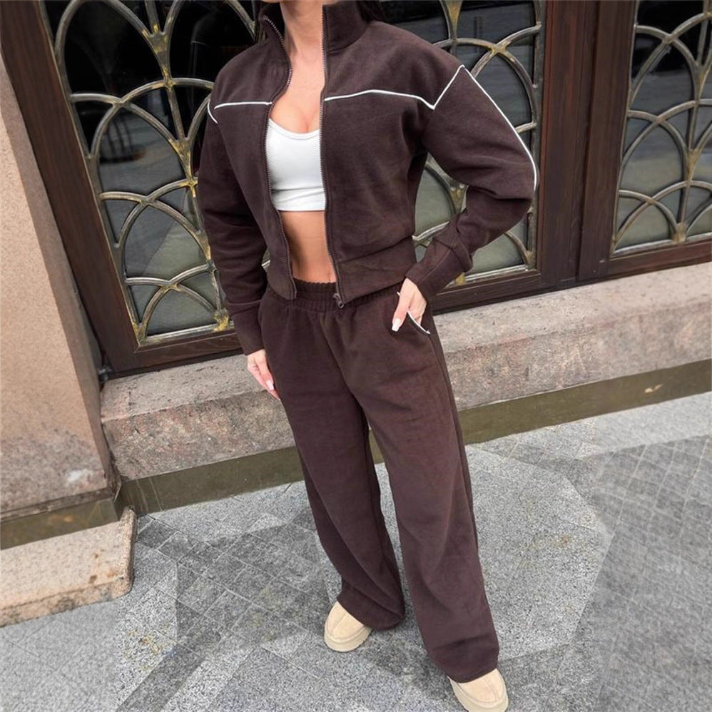 Damen Kurzgeschnittenes Zip-Oberteil mit lockerfallender High-Waist-Loungehose Shop Nory