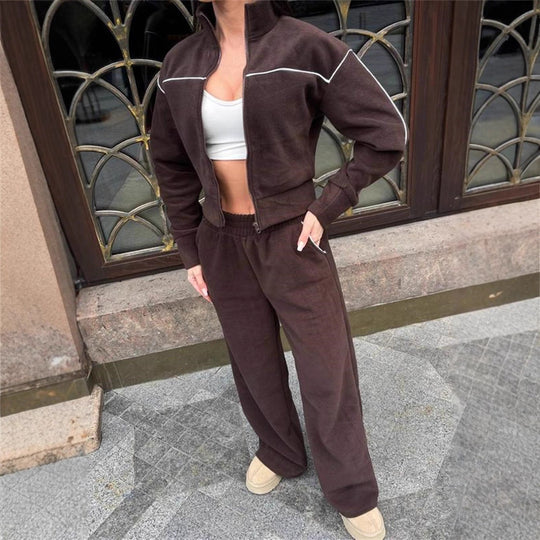 Damen Kurzgeschnittenes Zip-Oberteil mit lockerfallender High-Waist-Loungehose Shop Nory